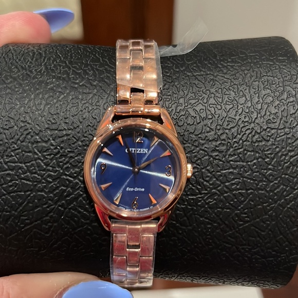 New with tags box and plastic wrapped - Picture 5 of 6